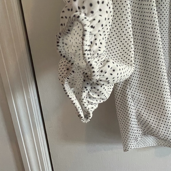 Float Polka Dot Blouse with Sleeve Detail (M) - Picture 3 of 3